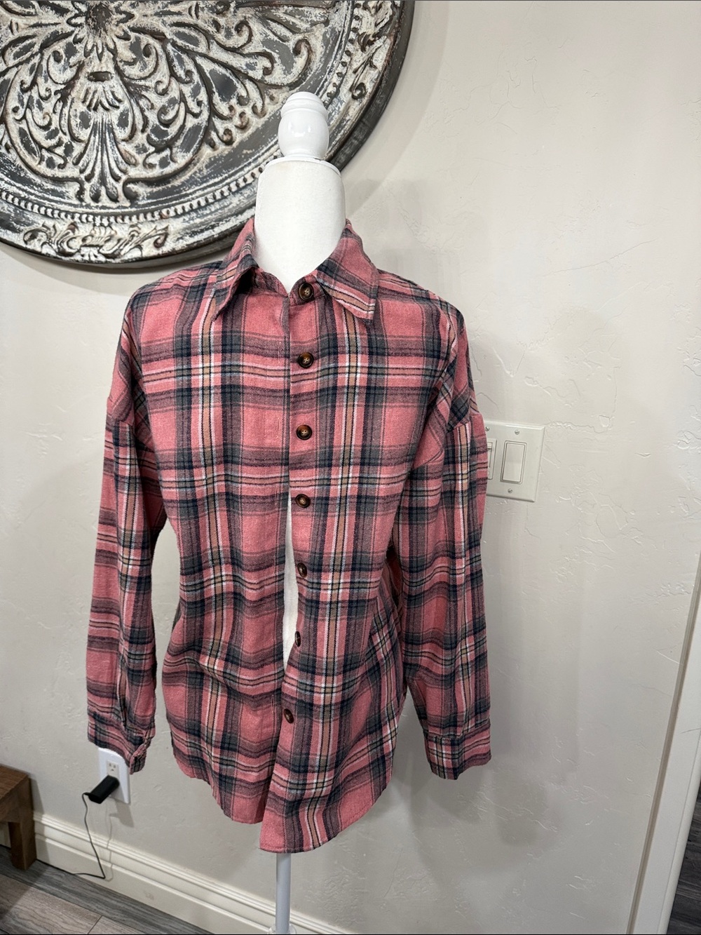 Men's Pink Plaid Long-Sleeve Button-Down Shirt